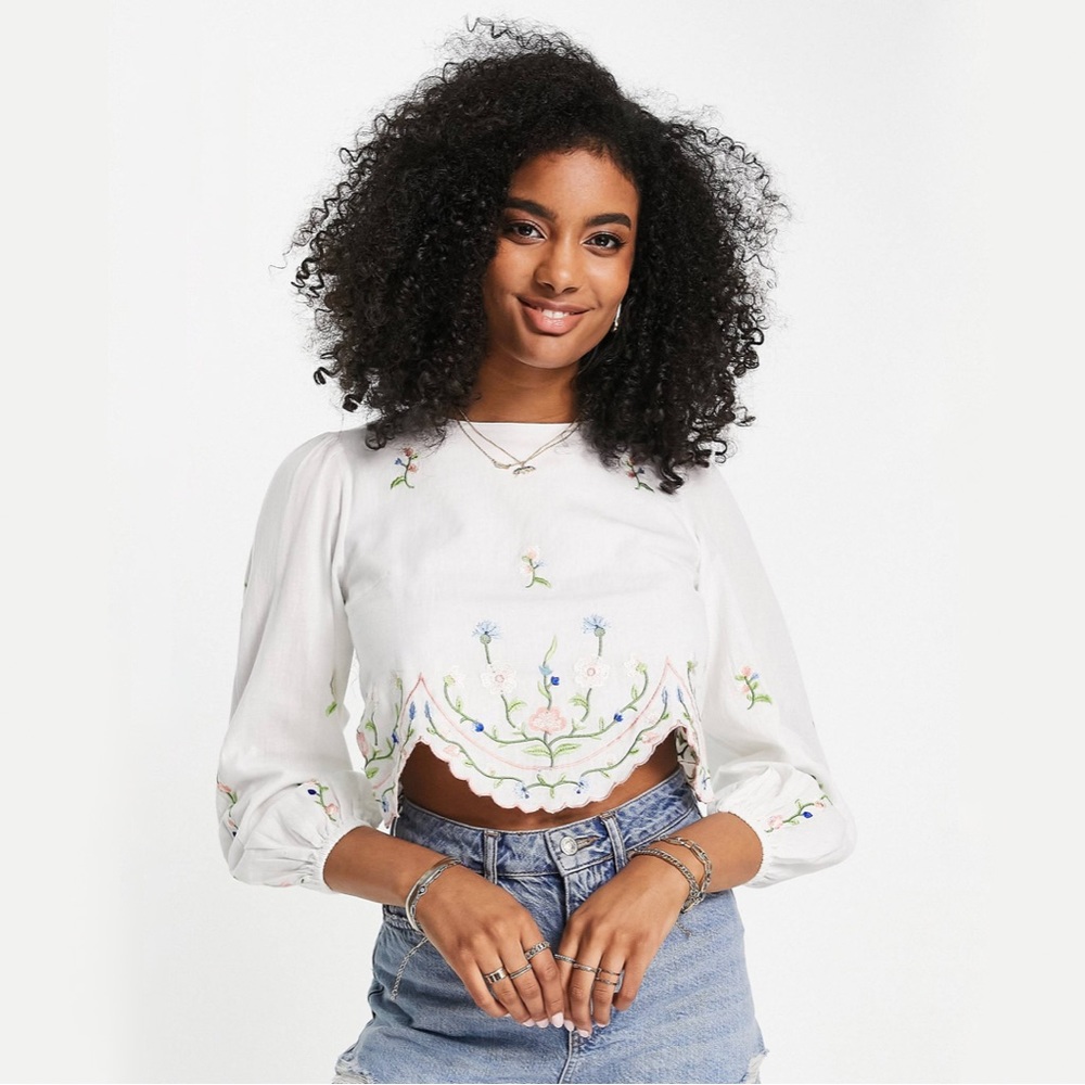 River Island Floral Scalloped Hem Embroidered Cropped Blouse Top in White
